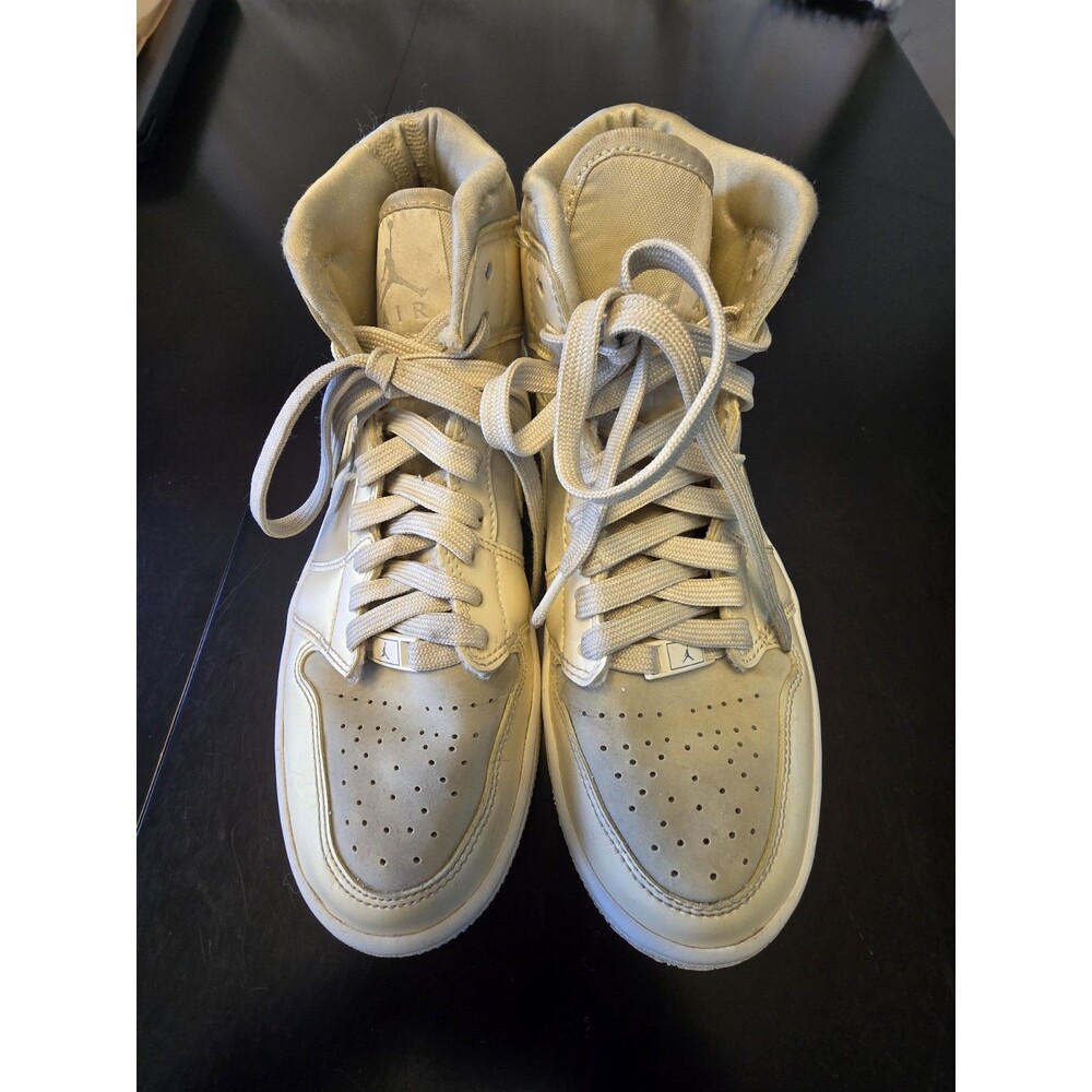 Air Jordan 1 Mid "Goose Feather Yellow" (also known as "Lemon Yellow") Women's 7